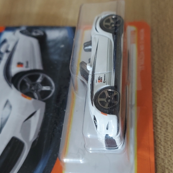 Matchbox Mazda MX-5 Miata Die-Cast Car - Orange, City 35/100 Series - View #2